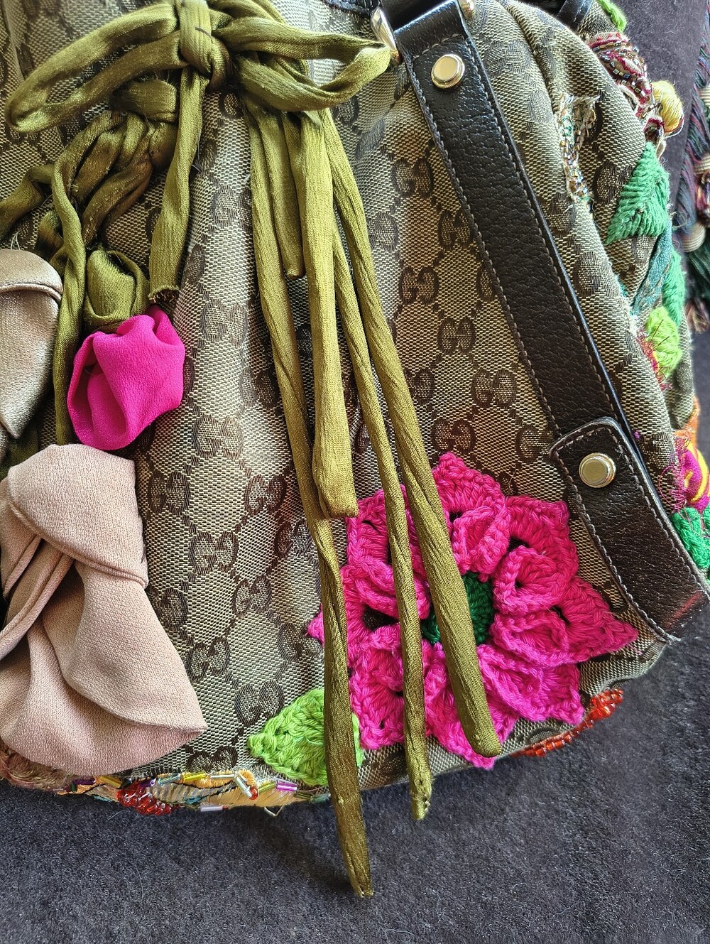 Authentic Gucci GG Canvas Floral Appliqué Tote – One of a Kind Upcycled Art Bag - Picture 12 of 16